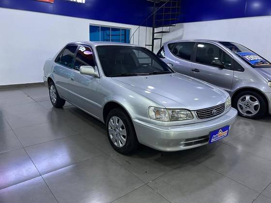 TOYOTA COROLLA 1.6 XLI 16V GASOLINA 4P AUTOMÁTICO TOYOTA COROLLA 1.6 XLI 16V GASOLINA 4P AUTOMÁTICO
